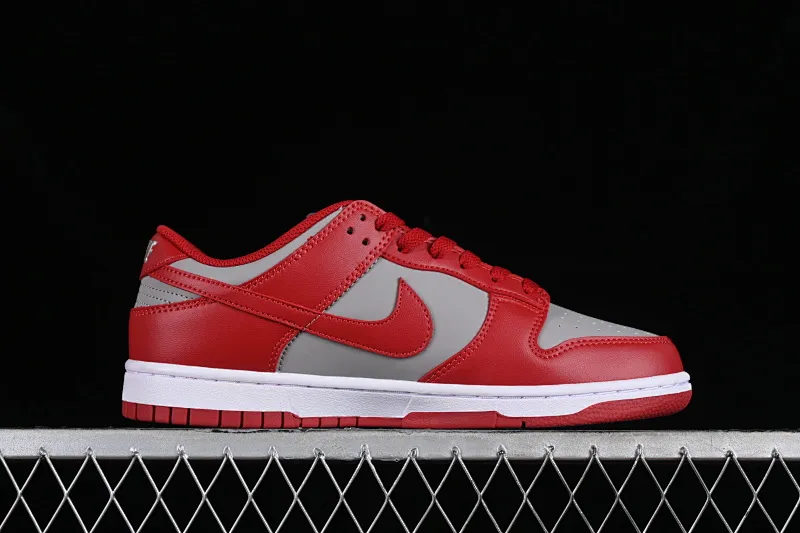 All Categories Nk SB Dunk Series Nk SB Dunk Low Low-top sneakers Nk SB Dunk Low Gray and red color Low-top casual sports skateboard shoes CW1590-0002
